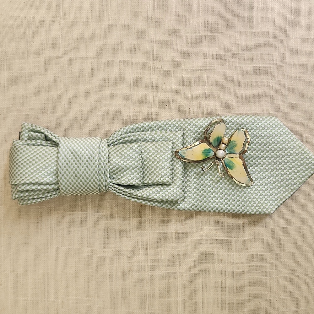 *SOLD*Necktie Necklace/Brooch
